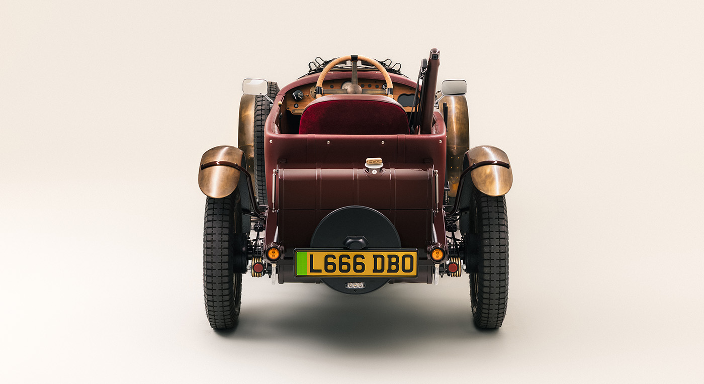 Jason Momoa crafts one-off Bentley Blower Jnr with Hedley Studios — article image